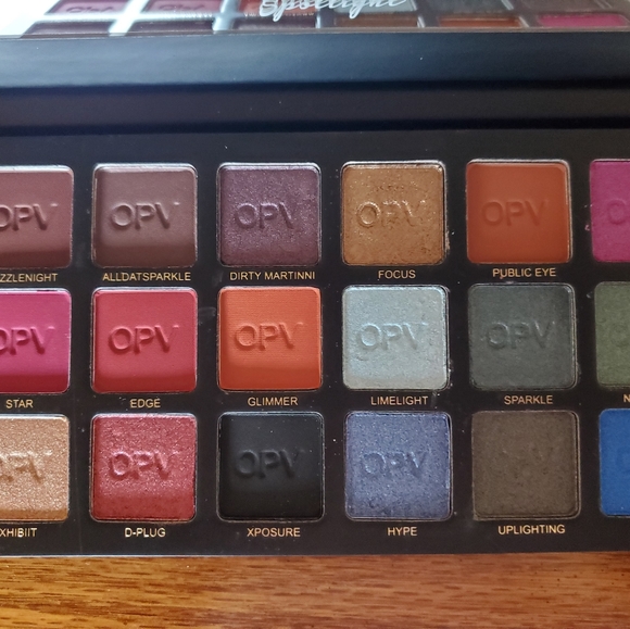 OPVbeauty Spotlight eyeshadow palette - Picture 3 of 3